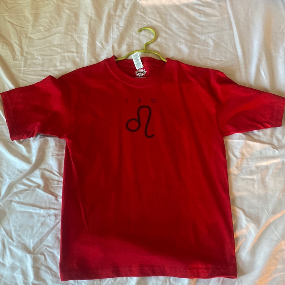 size youth small, red, Fifth Sun leo cotton t-shirt